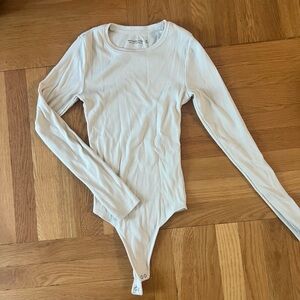 Abercrombie & Fitch Light Yellow Long Sleeve Bodysuit